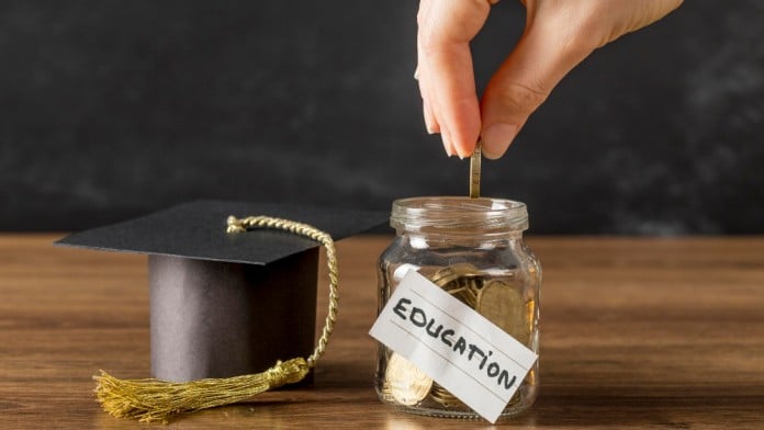 Tips Keuangan, 5 Cara Mempersiapkan Dana Darurat untuk Pendidikan Anak