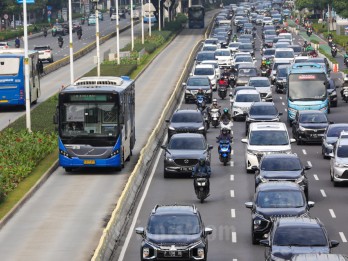 Hari Buruh: Cek Penyesuaian Rute Transjakarta di Sekitar Monas Hari Ini!