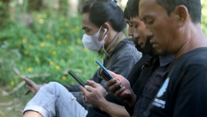 Mastel Usul Operator Seluler Perkuat Layanan Digital Hadapi Pelemahan Daya Beli