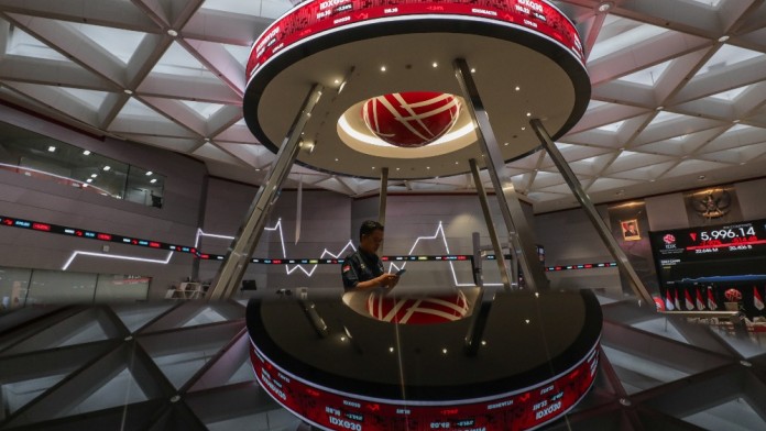 IHSG Akhir Pekan Dibuka Menguat 0,49% ke Level 6.800,22
