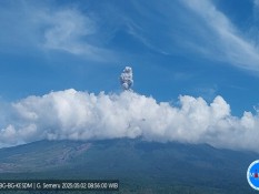 Gunung Semeru dan Gunung Ibu Kompak Erupsi Hari Ini, 2 Mei 2025