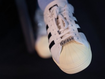 Adidas Tahan Target Keuangan Imbas Tarif Trump