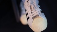 Adidas Tahan Target Keuangan Imbas Tarif Trump