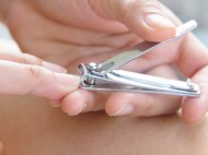 Sering Digemari, Ini Efek Samping Nail Art