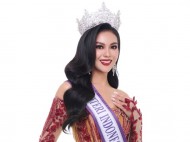Firsta Yufi Amarta Putri Raih Mahkota Puteri Indonesia 2025