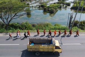 Perjalanan Ritual Thudong di Pekalongan