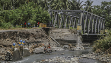 Jembatan Penghubung Dua Desa di Halmahera Utara Putus