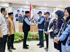 Jemaah Haji Embarkasi Makassar Kloter 2 Diberangkatkan ke Tanah Suci