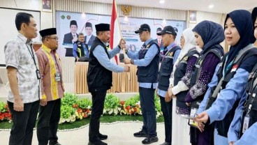 Jemaah Haji Embarkasi Makassar Kloter 2 Diberangkatkan ke Tanah Suci