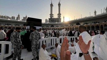 10 Urutan Ibadah Haji Lengkap, dari Awal Sampai Akhir
