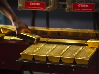 Harga Emas Melejit Dipicu Pelemahan Dolar AS