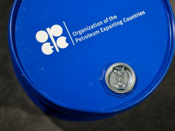 Harga Minyak Anjlok ke Level Terendah sejak 2021 usai OPEC+ Kebut Produksi