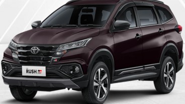 Adu Laris SUV Maret 2025: Rush Memimpin, Pajero Libas Fortuner