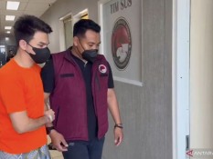 Polisi Bongkar Peran Jonathan Frizzy Selundupkan Vape Isi Obat Keras