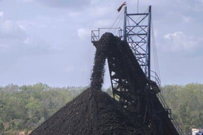 Falling Coal Prices Paint Bleak Prospects for Miners