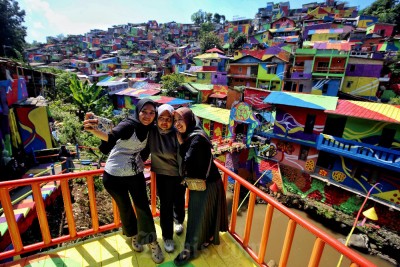 Kampung Warna Warni Lembur Katumbiri Jadi Kawasan Wisata Tematik, Inklusif, dan Bernilai Edukatif
