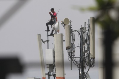 Muted Outlook for Telco Stocks, EXCL, TLKM, ISAT