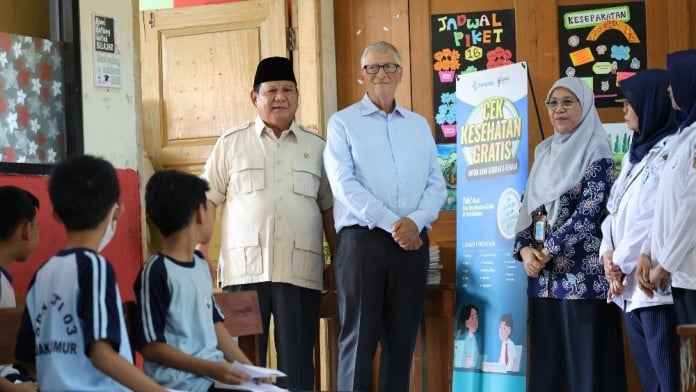 Foto-foto Prabowo & Bill Gates Pantau Makan Bergizi Gratis di SDN 03 Pulogadung