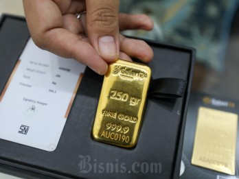 The Fed Tahan Suku Bunga, Harga Emas Meredup