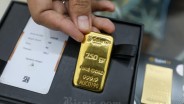 The Fed Tahan Suku Bunga, Harga Emas Meredup