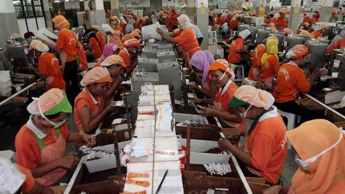 Industri Tembakau Diklaim Alami Kontraksi, DPR Soroti Tarif Cukai