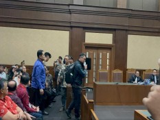 Kubu Hasto Protes Soal Tiga Penyidik KPK jadi Saksi di Persidangan