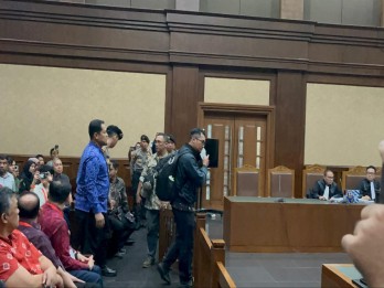 Kubu Hasto Protes Soal Tiga Penyidik KPK jadi Saksi di Persidangan