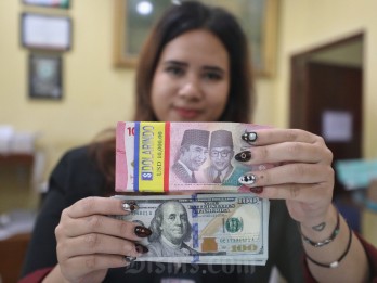 Rupiah Akhir Pekan Ditutup Melemah Sentuh Level Rp16.520 per Dolar AS