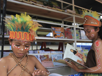 Perayaan Hardiknas di Papua