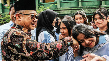 Kunjungan Kerja Mendikdasmen Tinjau Program Keahlian