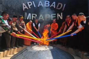 Prosesi Pengambilah Api Dharma Waisak 2025