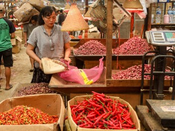Harga Pangan Sepekan: Bawang dan Cabai Kompak Turun, Beras Naik