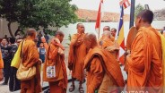 36 Biksu Tudhong Sampai di Candi Borobudur untuk Rayakan Waisak 2569 BE
