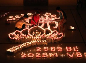Umat Buddha di Aceh Nyalakan Lilin Pada Malam Perayaan Tri Suci Waisak