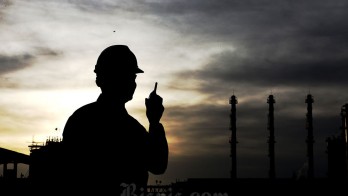 Menakar Untung Rugi Manuver Bahlil Setop Impor BBM dari Singapura