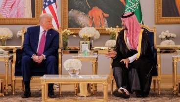 Trump Tiba di Arab Saudi Disambut Pangeran Salman, Bidik Investasi Rp16 Kuadriliun