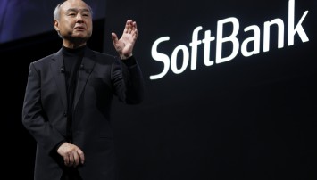 PREMIUM WRAP-UP: Kinerja Softbank Investor Kakap Grab-GOTO hingga Aksi Borong China dan Pelonggaran Perang Dagang