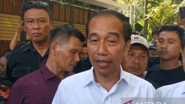 Jokowi Sowan ke Dosen Pembimbingnya di UGM di Tengah Kasus Ijazah Palsu