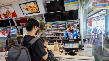 Untung Indomaret (DNET) dan Alfamart (AMRT) di Tengah Gugurnya Para Pesaing
