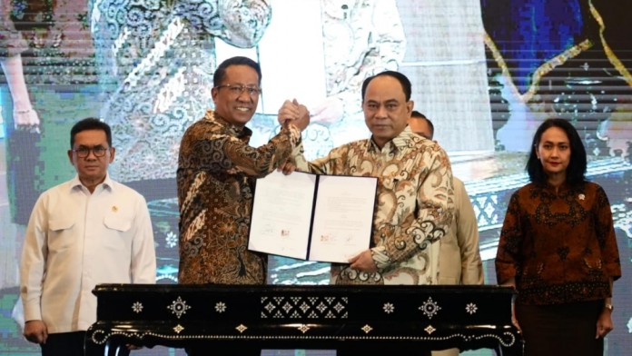 Kemenkop dan Kemenkum Teken MoU Percepatan Pembentukan 80.000 Kopdes Merah Putih