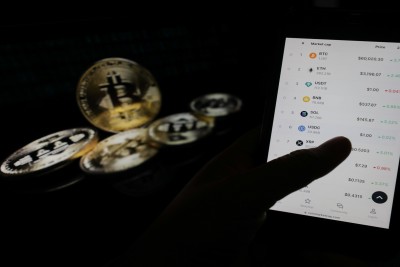 Adu Kuat Reborn Aset Berisiko Saham AS vs Kripto Bitcoin Cs