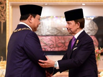 Prabowo Terima Bintang Kebesaran Tertinggi dari Sultan Brunei Hassanal Bolkiah