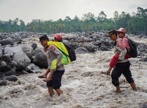 139 KK Terisolasi Akibat Lahar Hujan Gunung Semeru