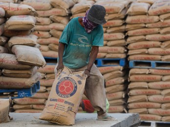 Prospek INTP-SMGR saat Industri Semen Dibayangi Oversupply & Lesunya Permintaan