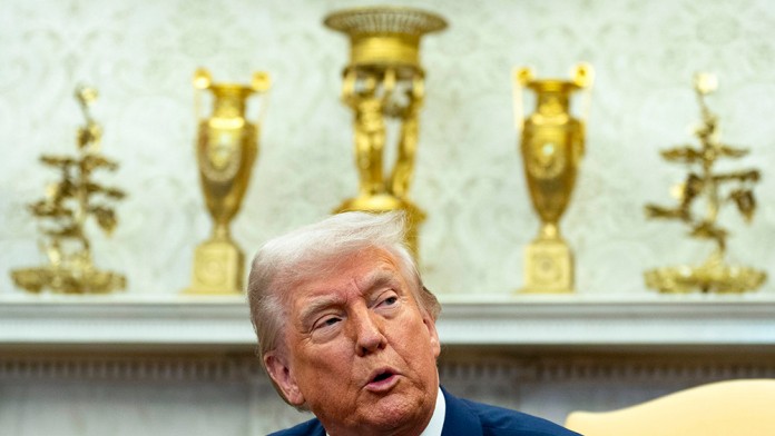 Trump Umumkan Kesepakatan US$200 Miliar dengan UEA, untuk Sektor Migas Hingga AI