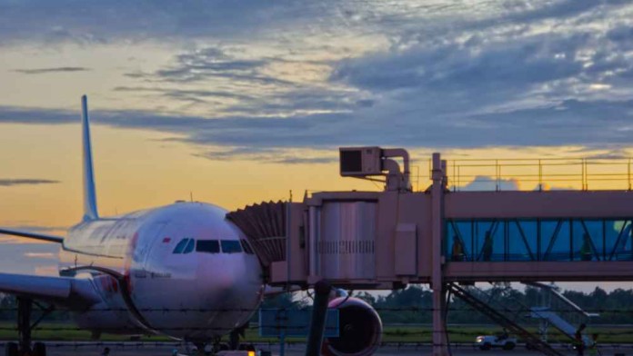 Pesawat Lion Air Pengangkut Jemaah Haji Alami Trouble saat Mendarat di Bandara Minangkabau