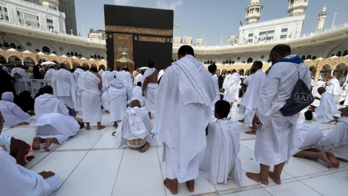 Maluku Lepas 1.076 Jemaah Calon Haji, Kota Ambon Terbanyak