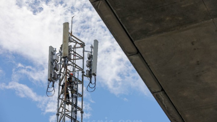 Keraguan Komdigi di Balik Rencana Insentif Biaya Hak Penggunaan (BHP) Frekuensi