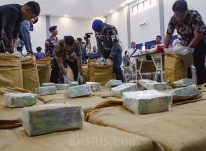 TNI AL Lantamal IV Batam Gagalkan Penyelundupan Sabu 705 Kg dan Kokain 1,2 Ton
