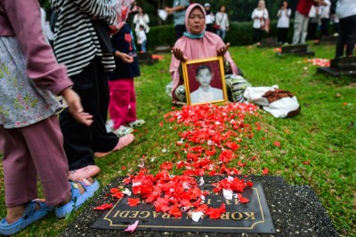 Napak Reformasi di TPU Pondok Ranggon Jakarta